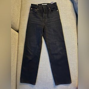 Levi’s Ribcage Ankle Dark Jeans - size 25
